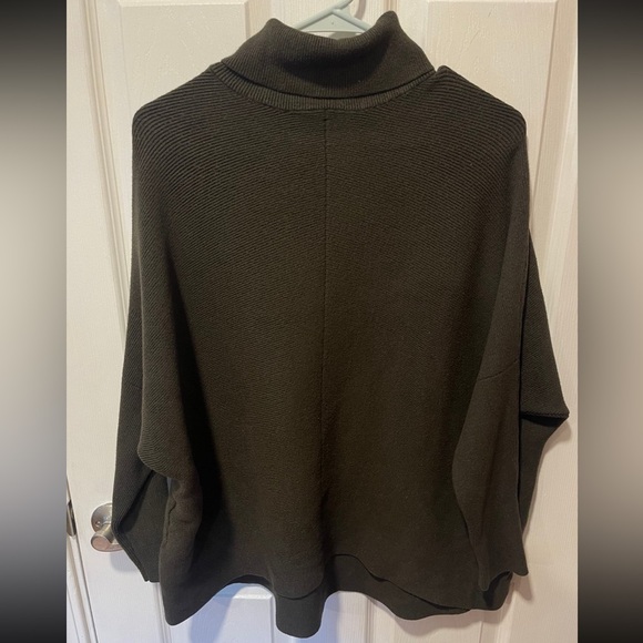 Oversize Cowl Sweater Thick Material size M - Picture 1 of 3